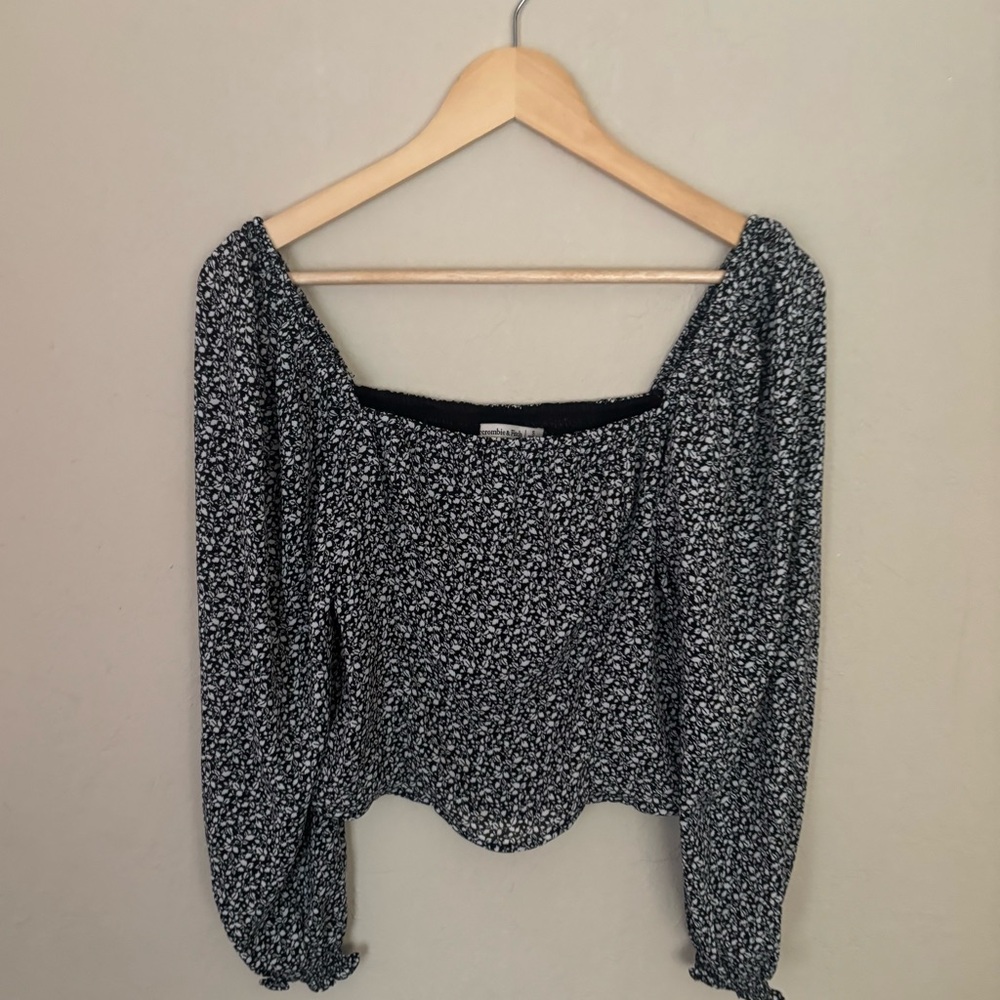 A&F PRINTED BLOUSE